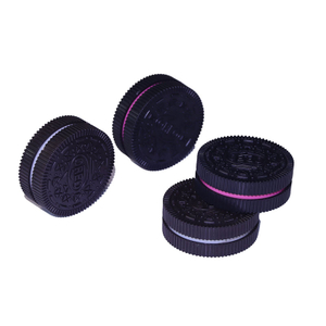 2.3 Inches 2 Parts Magnetic Tines Teeth Oreo Biscuit Shaped Plastic Herb Grinders