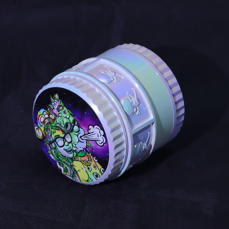 Iridesent Color 4 Parts 2.2 Inches Solid Top Cover Stoner Theme Cylindrical Shaped Diamond Teeth Side Embossed Skull Design Manual Zinc CNC Herb Shredder