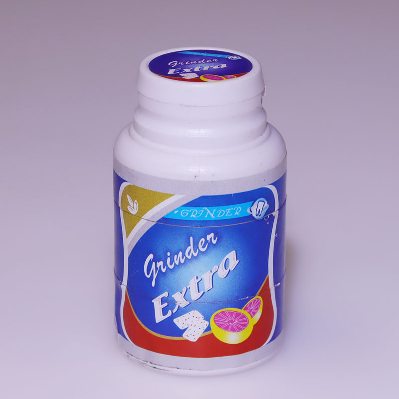 Tall 3.07 Inches Chewing Gum Jar Plastic Shell Metal Pyramid Teeth 3 Parts Spice Grinders
