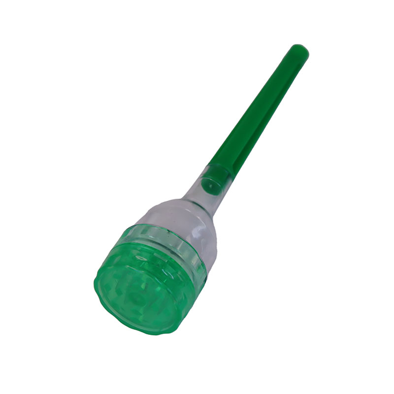 4 Pieces Funnel Shaped Pyramid Teeth Plastic Herb Grinders With Rod