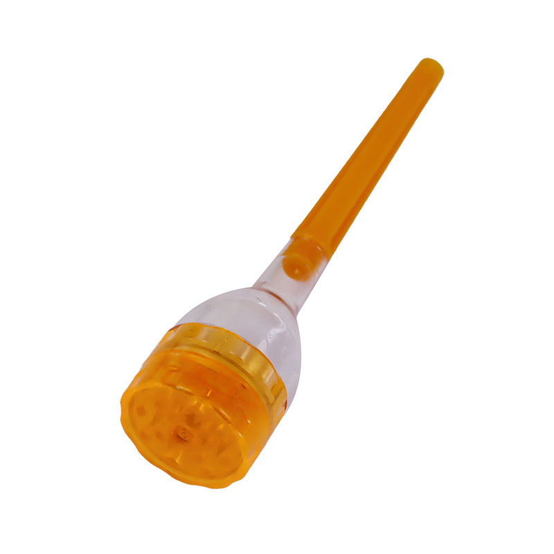 4 Pieces Funnel Shaped Pyramid Teeth Plastic Herb Grinders With Rod