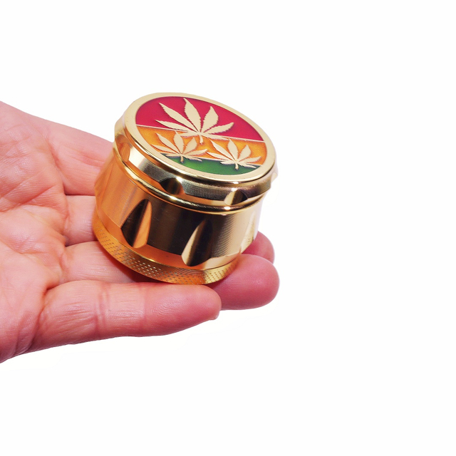 2" 4-Chamber Zinc Alloy Drum Grinder with Hemp Leaf Design Gold Drum Herb Grinder 4-Layer Colored Enamel Finish Cannabis Leaf Pattern 4-Piece Zinc Alloy Spice Crusher