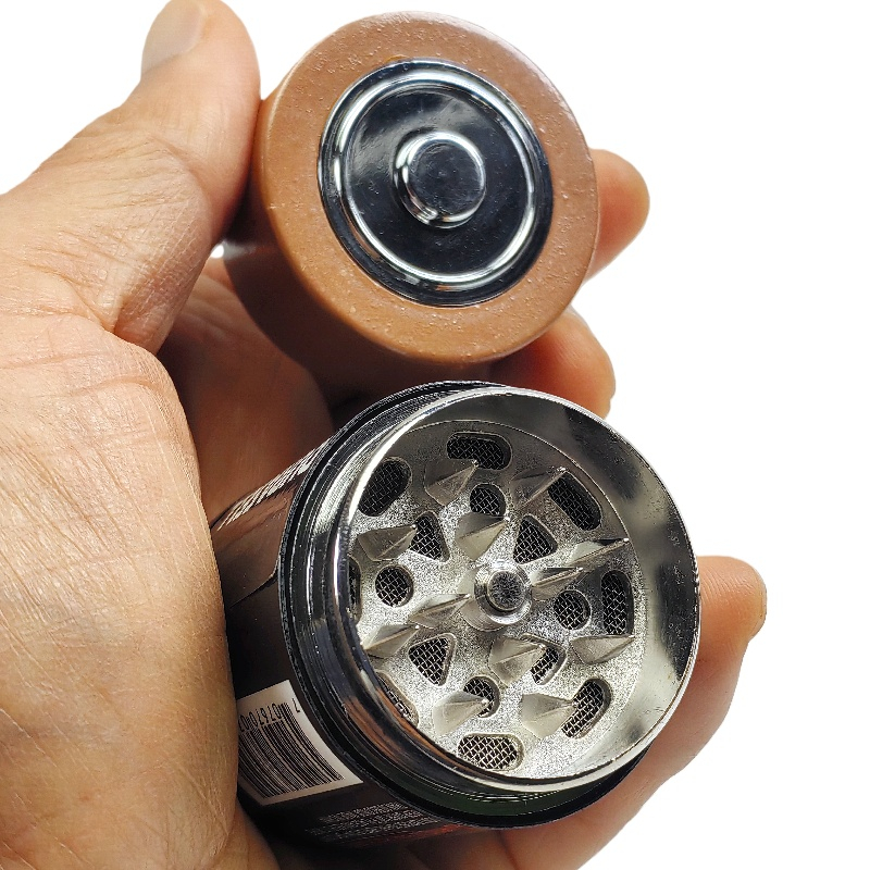 3-Layer Small & Large Dry Battery Shaped Zinc Alloy Herb Grinder For Weed Batttery Design Spice Mill Dry Battery Shaped Weed Grinder 2AA 3AA Shaped Metal Herb Grinder