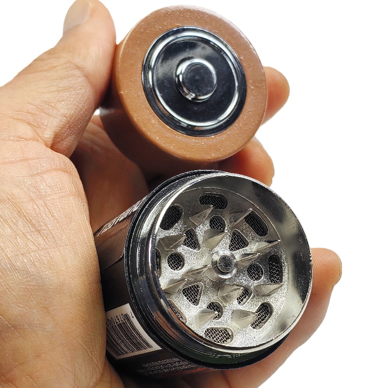 3-Layer Small & Large Dry Battery Shaped Zinc Alloy Herb Grinder For Weed Batttery Design Spice Mill Dry Battery Shaped Weed Grinder 2AA 3AA Shaped Metal Herb Grinder