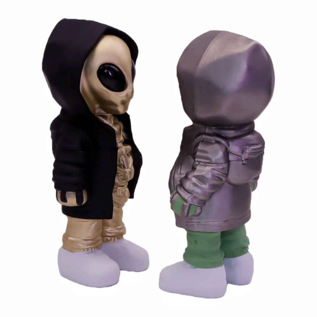 4 Parts Colorful Hooded Zip-up Alien-shaped Herb Grinder Humanoid Action Figure Alien Hoodie Weed Grinder Humanoid Alien Plush Toy Spice Mill limited Edition Character Plush Herb Crusher