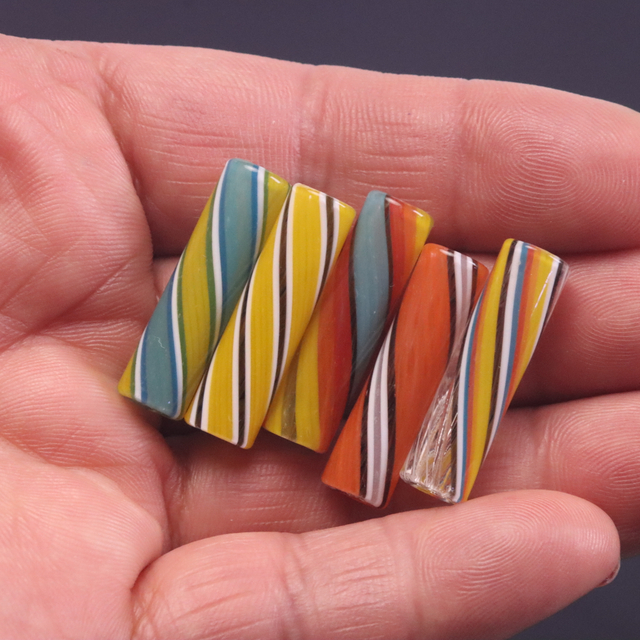 7 Holes Glass Vortex Tips For Rolling Paper Solid Color Roller Glass Tips 8mm Spiral Vortex Clear Filters 8 Count Perc Tips Glass Tips 8mm Spiral Vortex Filters 