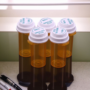 5 Pack Plastic Pharmacy Packing Reversible Cap Vials Thumb Tab Pill Bottle Plastic Empty Pill Bottles with Double Sided Use Child Resistant & Easy Open Caps 