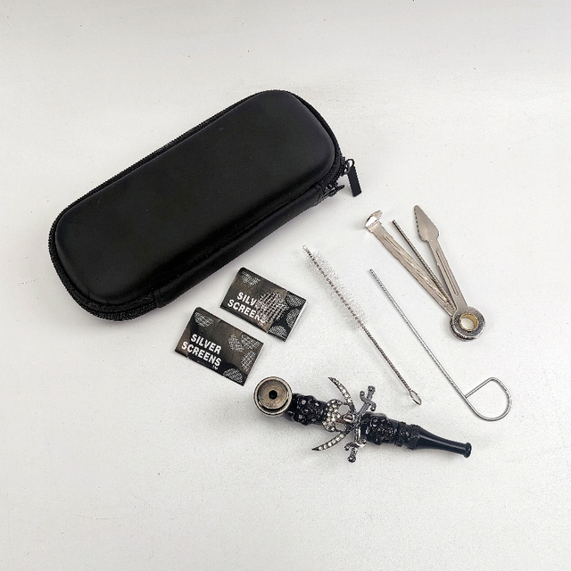 KT1005 Skull Design Rhinestone Pirate Metal Smoking Tobacco Pipe Smoking Accessories Kit 7 Pieces