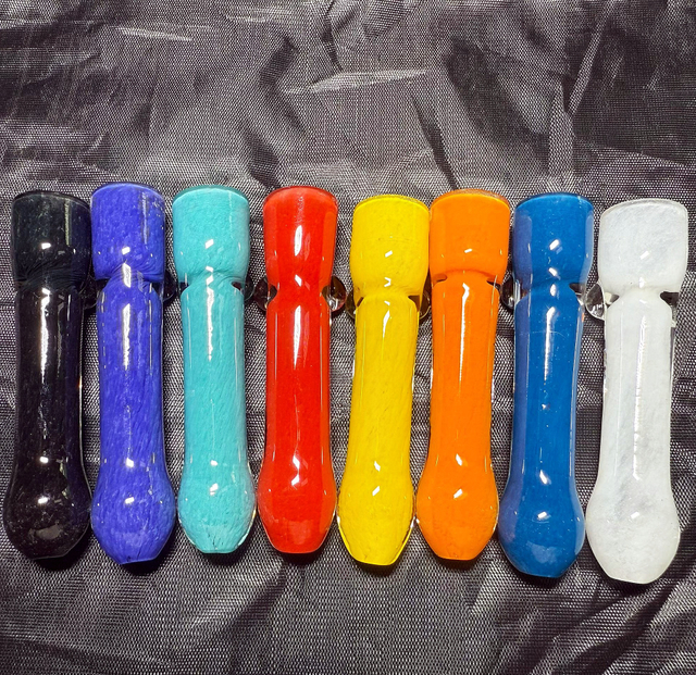 4 Inches Crushed Glass Chillum Pipe Glass Chillum One Hitter One Hitter Pipes Glass Chilllum for Weed Smoking Cannabis Maryuana Pot