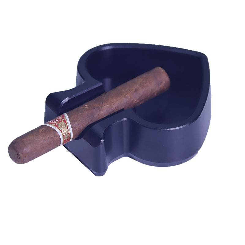 Non-Slip Durable Spade Shape Cigar Ashtray Aluminum Alloy Poker Playing Card Ashtray for Cigar Bar Man Cave Gift for Cigar Lovers