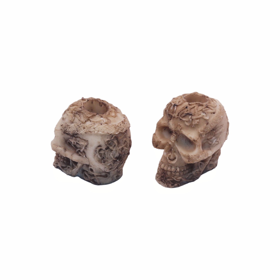 2 Pack Resin Pirate Skull Cigarette Snuffer Instant Cigarette Extinguisher for Ashtrays Resin Skull Smoking Accessories for Home Bar